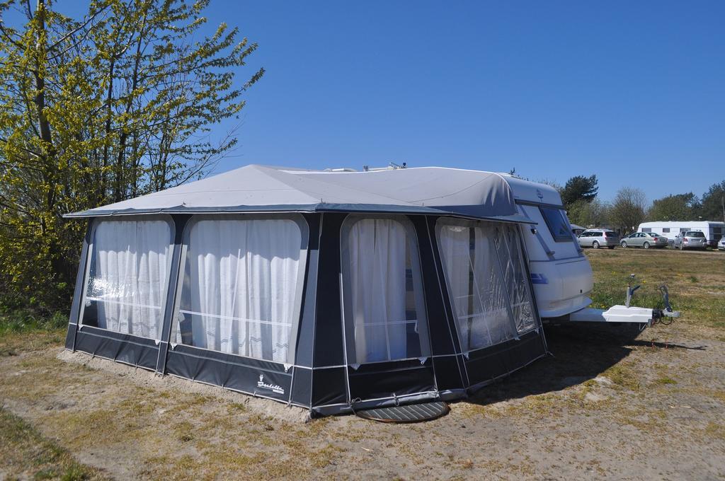 Nowoczesne Przyczepy Kempingowe Chalupy Royal-Camp Εξωτερικό φωτογραφία