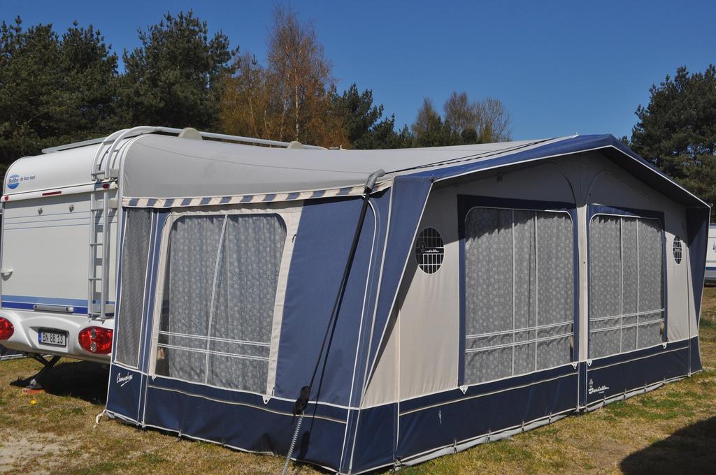 Nowoczesne Przyczepy Kempingowe Chalupy Royal-Camp Εξωτερικό φωτογραφία