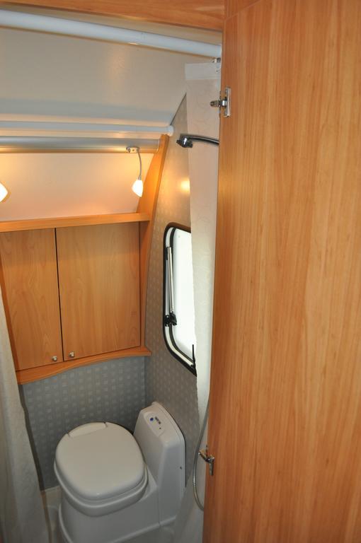 Nowoczesne Przyczepy Kempingowe Chalupy Royal-Camp Εξωτερικό φωτογραφία