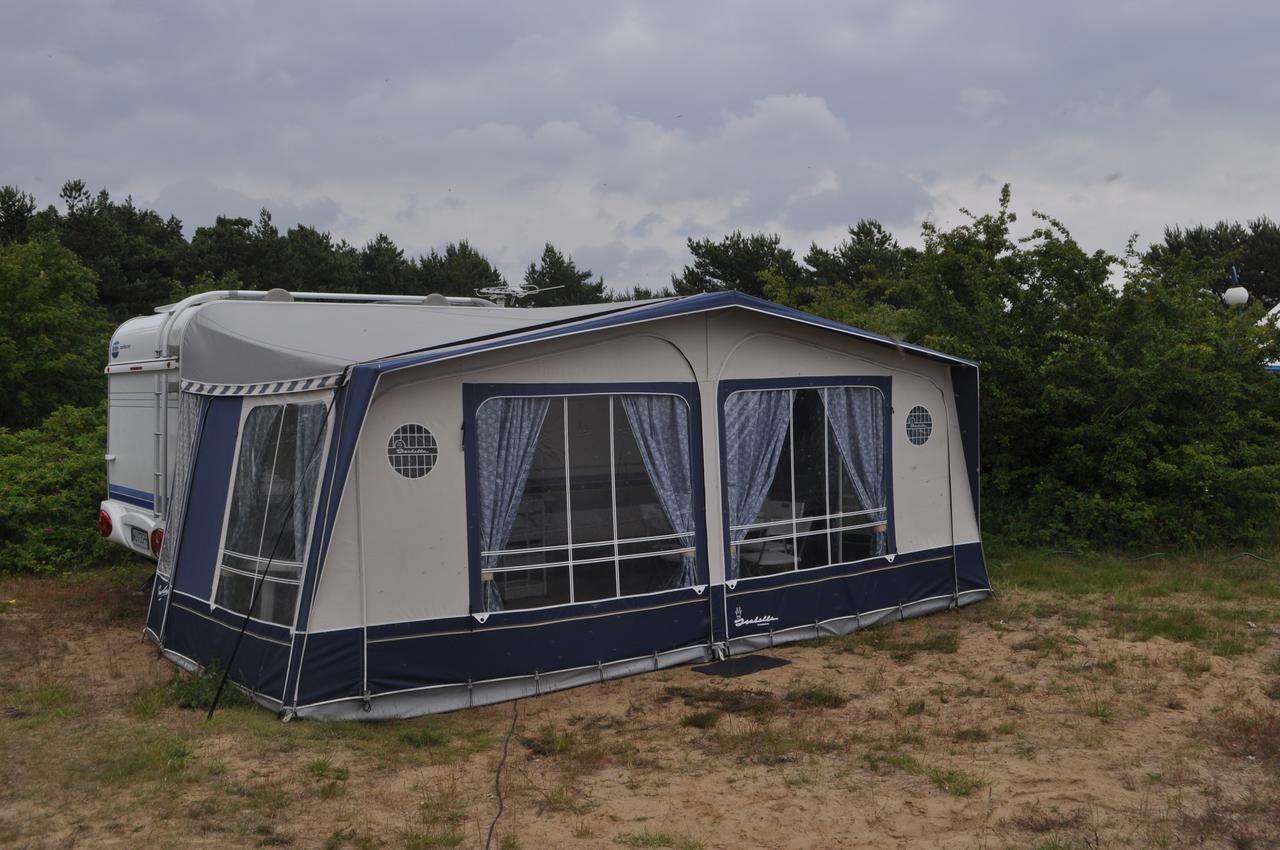 Nowoczesne Przyczepy Kempingowe Chalupy Royal-Camp Εξωτερικό φωτογραφία